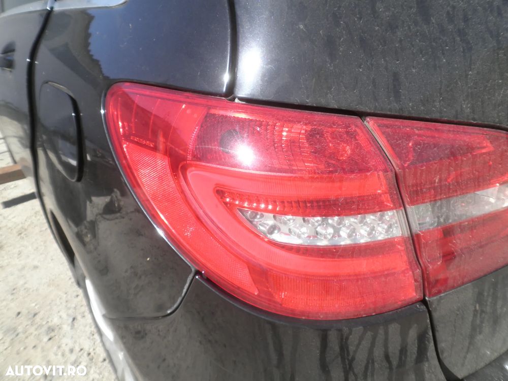 Stop stanga / dreapta caroserie Mercedes B Class W246 2013 - 1