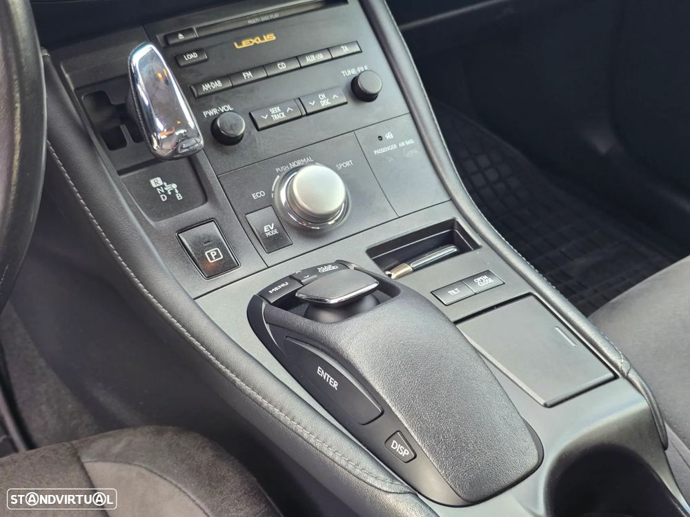 Lexus CT 200h - 10