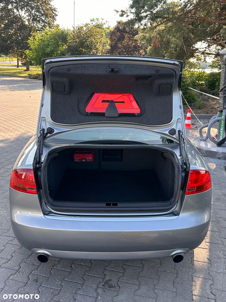 Audi A4 Limousine 2.0T FSI Quattro - 7