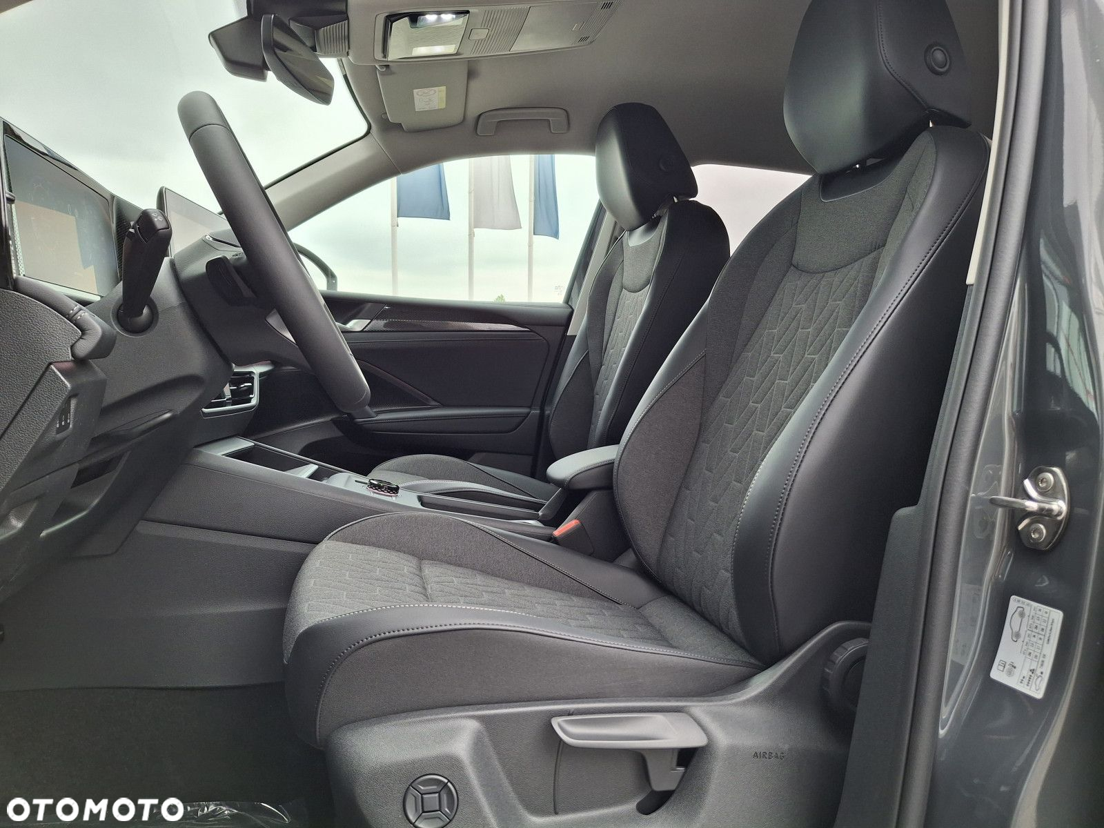 Volkswagen Tiguan - 11