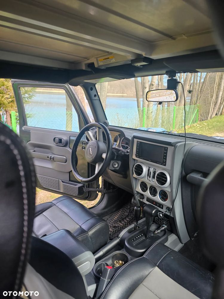 Jeep Wrangler Unlimited 2.8 CRD Sahara - 24