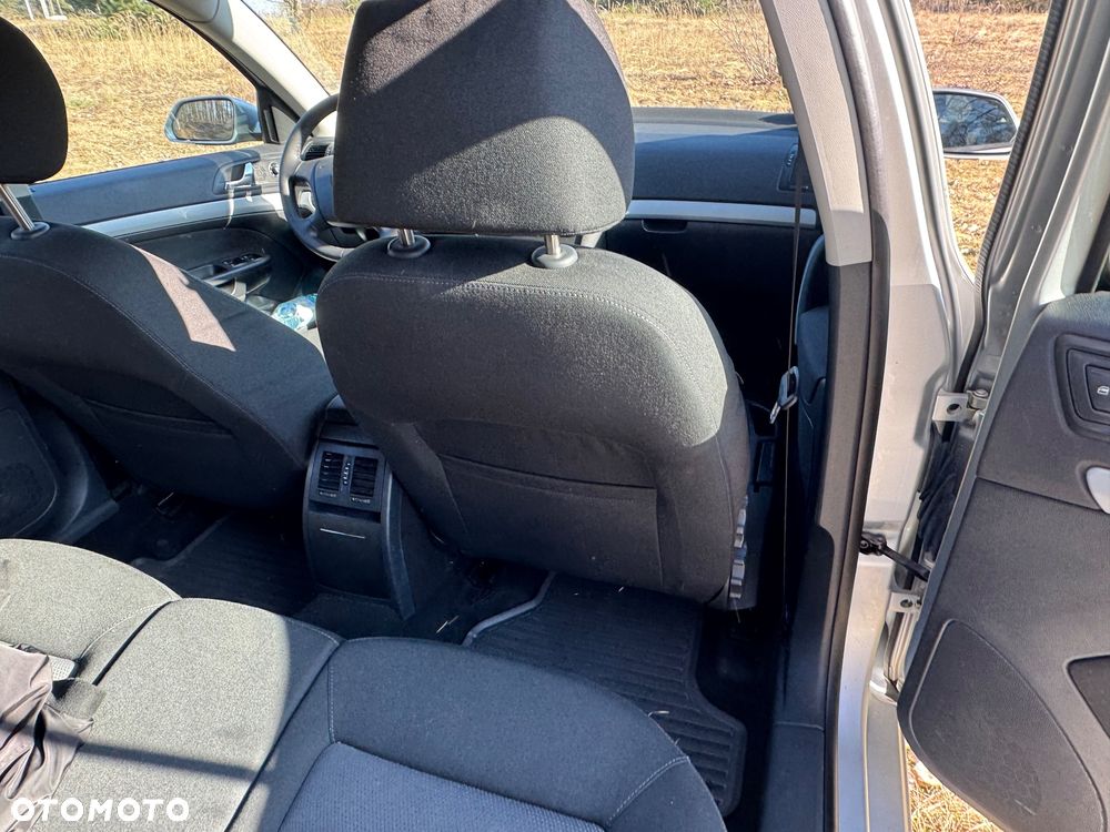 Skoda Octavia 1.6 Ambiente - 13