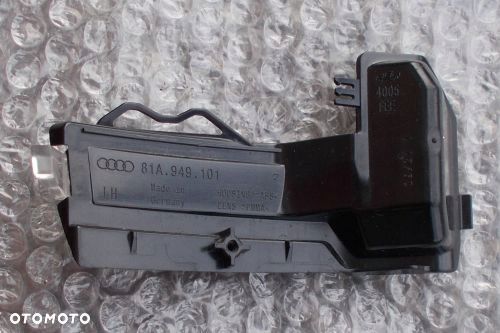 AUDI Q2 Q3 KIERUNKOWSKAZ LUSTERKA LEWY 81A949101 - 2