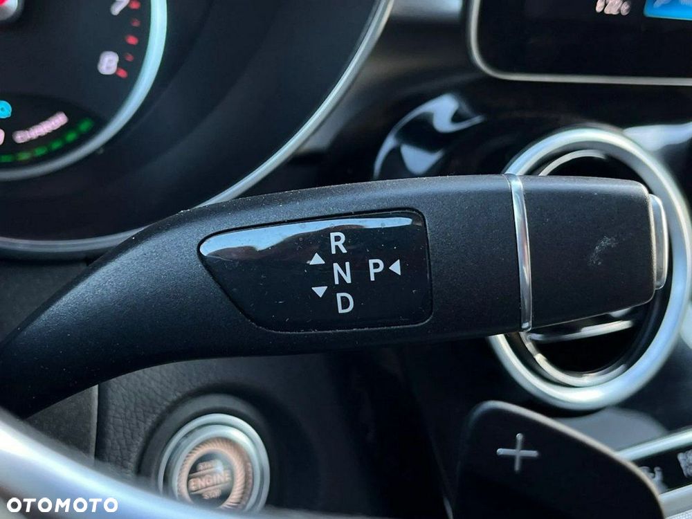 Mercedes-Benz GLC 300 e 4-Matic Avantgarde - 25