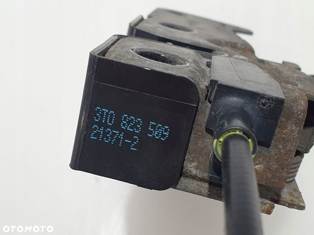 SUPERB II 3T ZAMEK MASKI 3T0823509 PRZEDNIEJ ORYGINAŁ Z CZUJNIKIEM I LINKĄ - 3