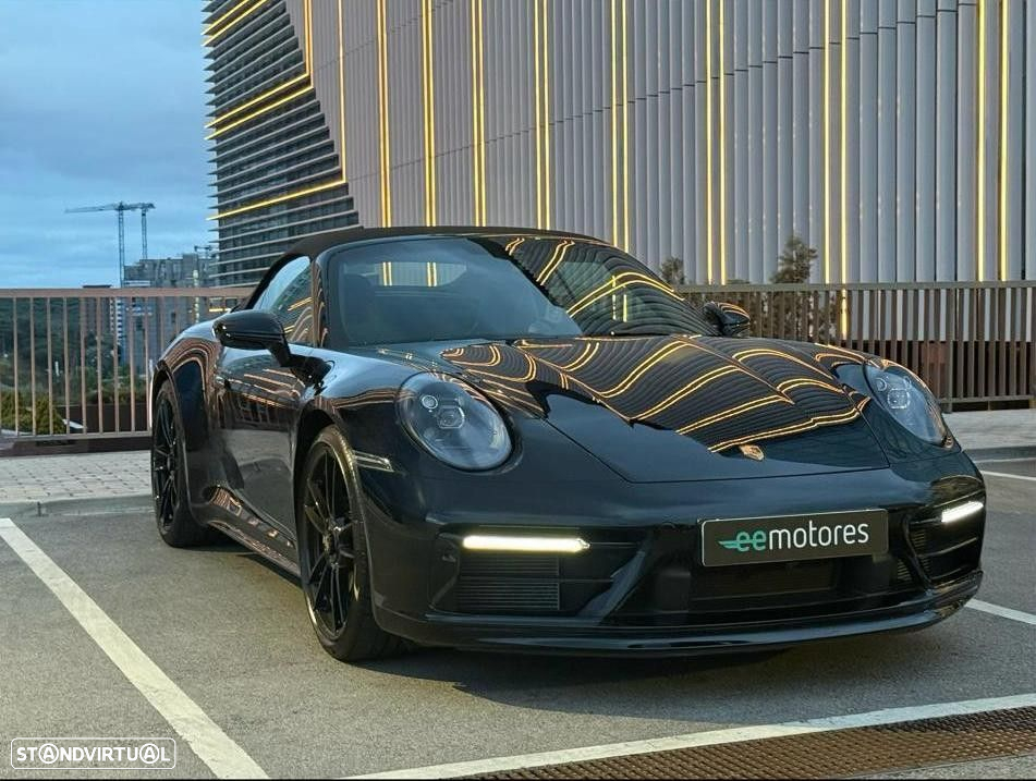 Porsche 911 (992) - 12