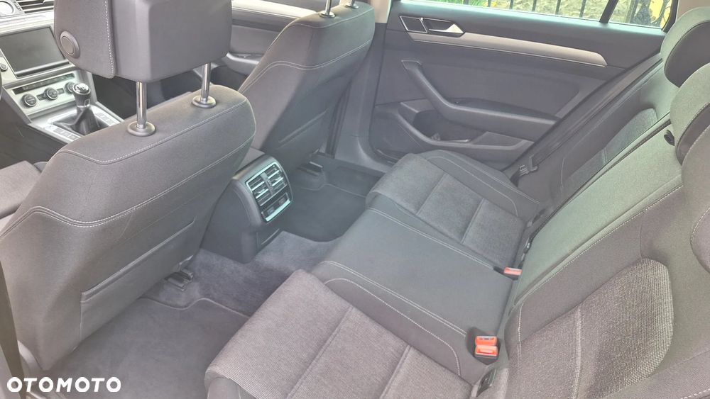 Volkswagen Passat Variant 1.8 TSI BMT Comfortline - 15