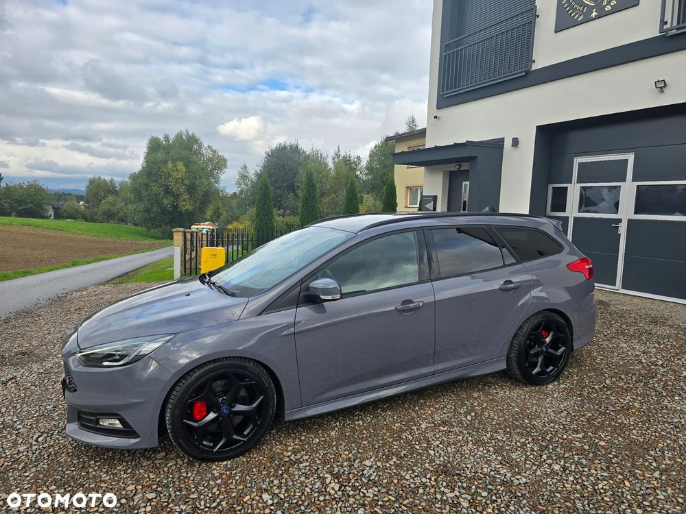 Ford Focus 2.0 EcoBoost ST - 11