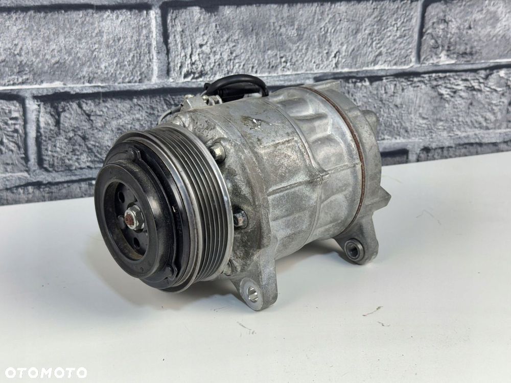 SPRĘŻARKA KLIMATYZACJI KOMPRESOR BMW 5 G30 G31 6 G32 7 G11 7945819 - 1