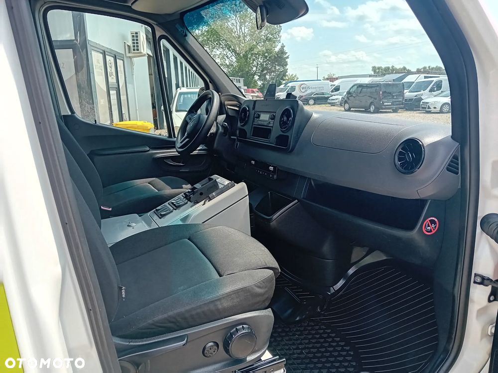 Mercedes-Benz Sprinter - 18