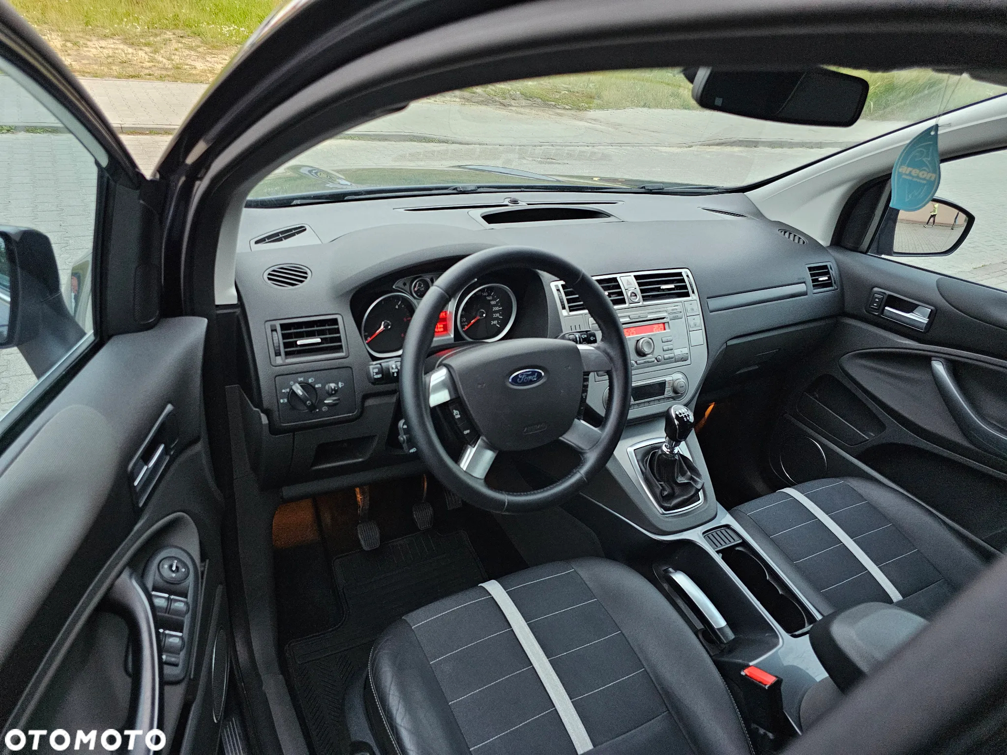 Ford Kuga 2.0 TDCi 4x4 Titanium - 13