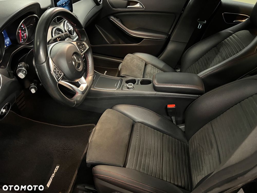 Mercedes-Benz CLA 200 7G-DCT AMG Line - 22