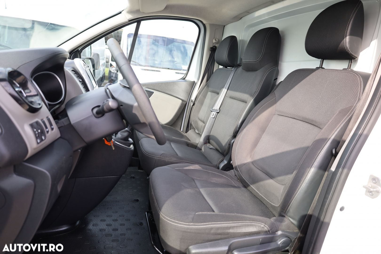Renault Trafic - 13