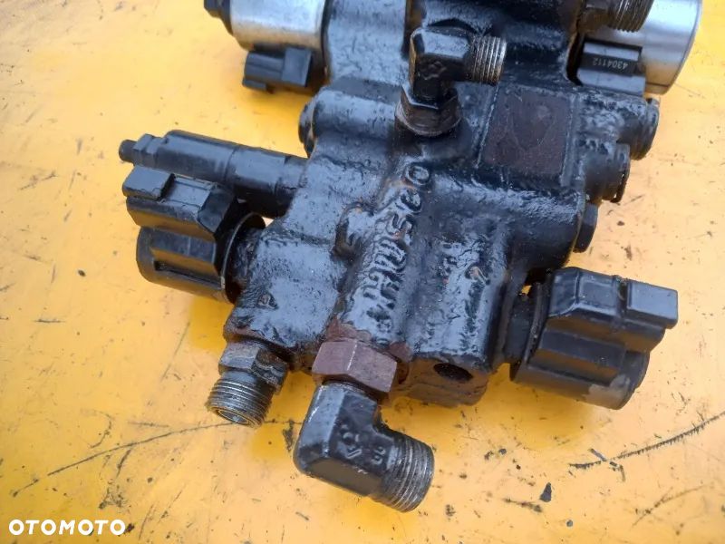 Zawór amortyzacji przedniej osi New Holland T6.155 - 4