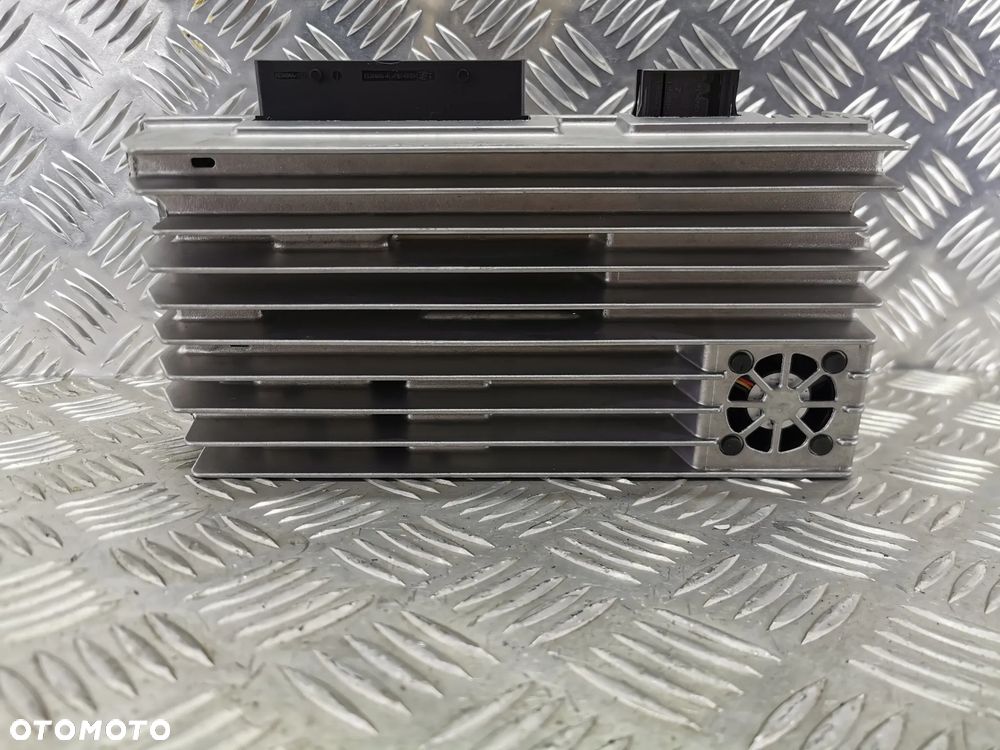VW TOUAREG II 7P 10-18R WZMACNIACZ DYNAUDIO ORYGINALNE 7P6035466 - 1