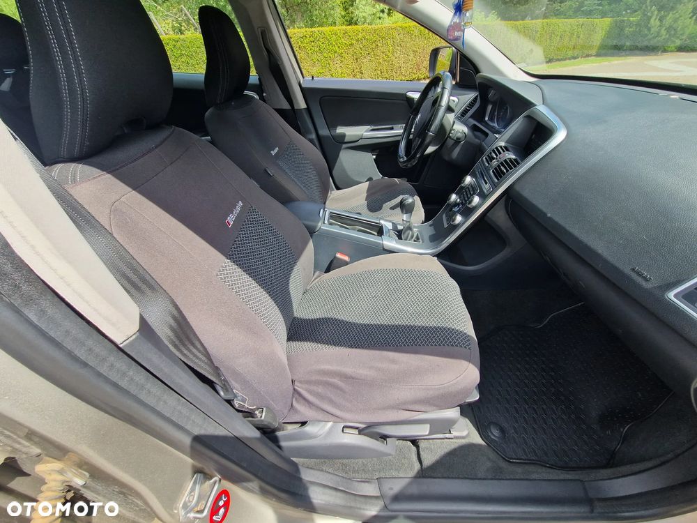 Volvo XC 60 D3 Kinetic - 6