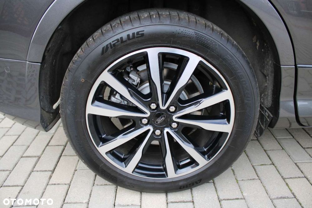 Ford Kuga - 37