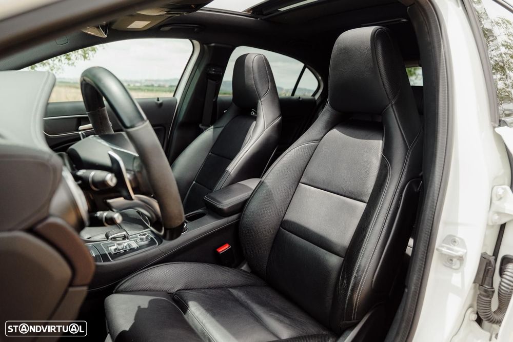Mercedes-Benz A 45 AMG 4-Matic - 22
