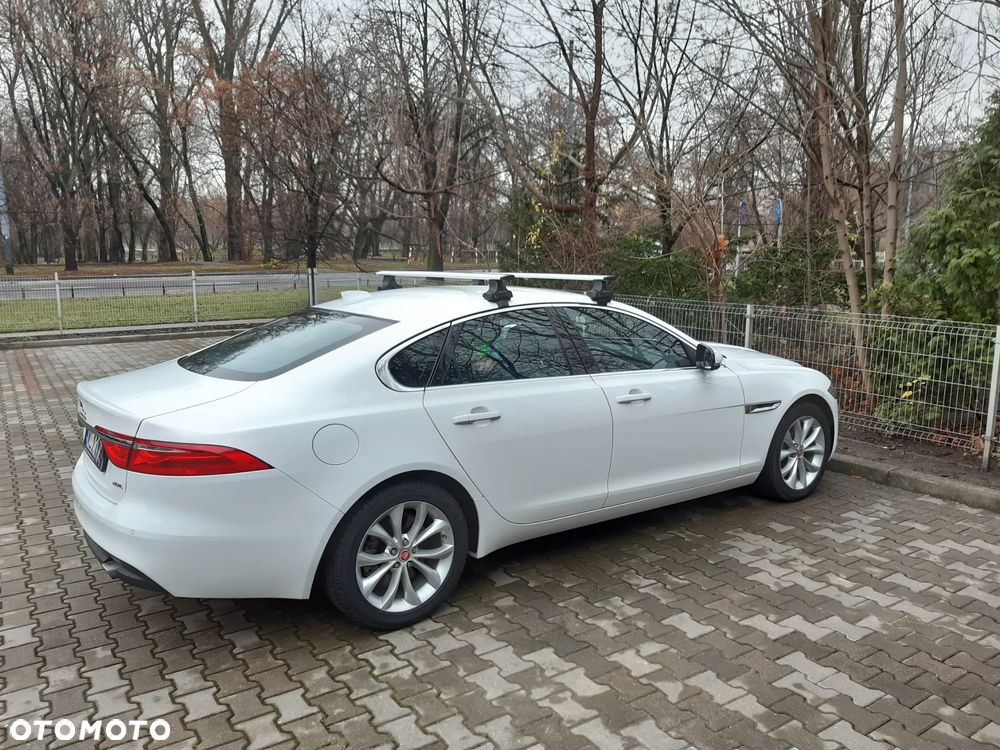 Jaguar XF 2.0 T Prestige - 25