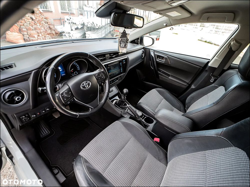 Toyota Auris - 6