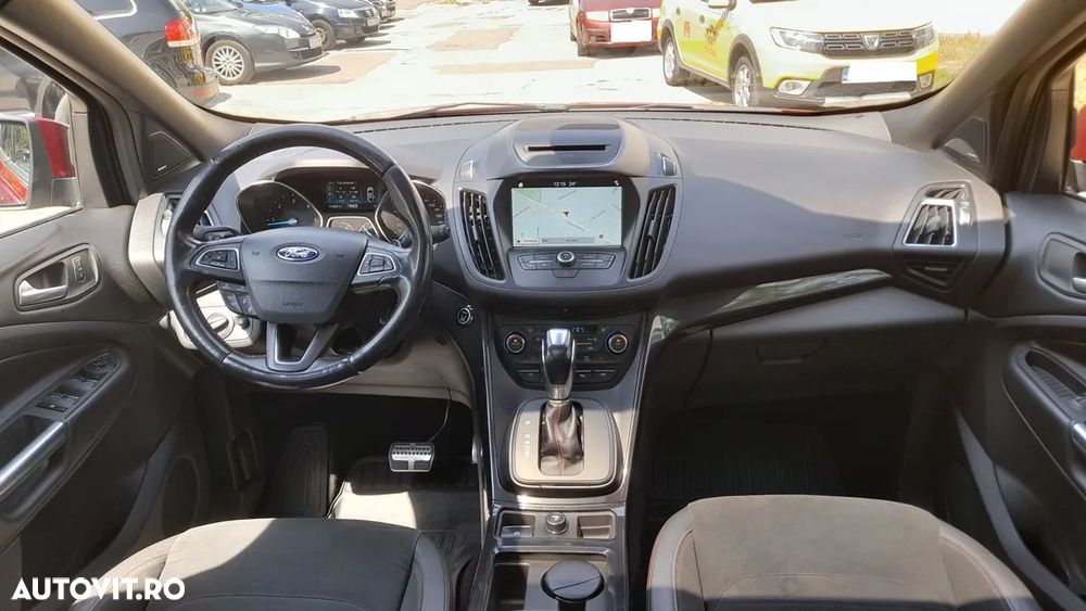 Ford Kuga 2.0 TDCi 4WD Powershift ST-Line - 31