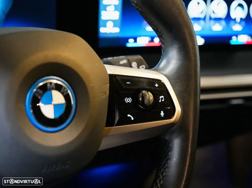 BMW iX xDrive 40 Pack Desportivo - 43