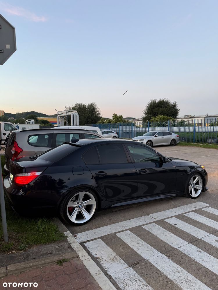 BMW Seria 5 525d Edition Sport - 8