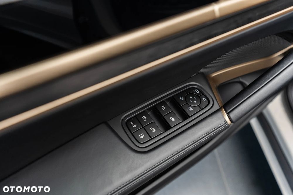 Porsche Cayenne S E-Hybrid PHEV Black Edition - 23