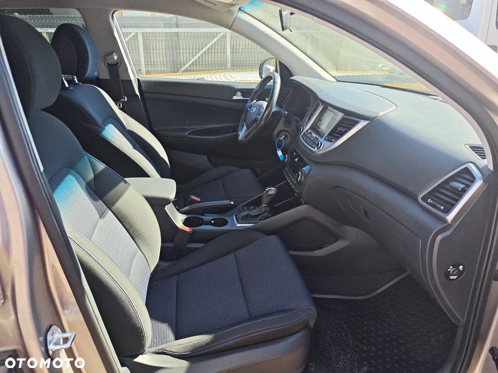 Hyundai Tucson 2.0 CRDi 4WD Automatik Intro Edition - 14