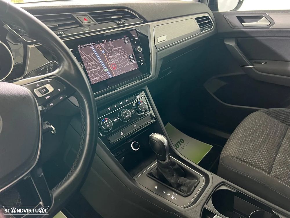 VW Touran 1.6 TDI Highline DSG - 28