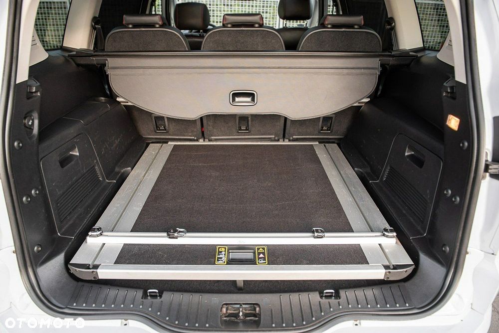 Ford S-Max 2.0 TDCi DPF Titanium X - 32