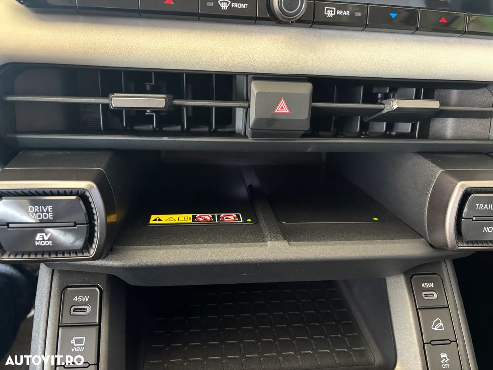 TOYOTA RAV4 2026 — imagine 26