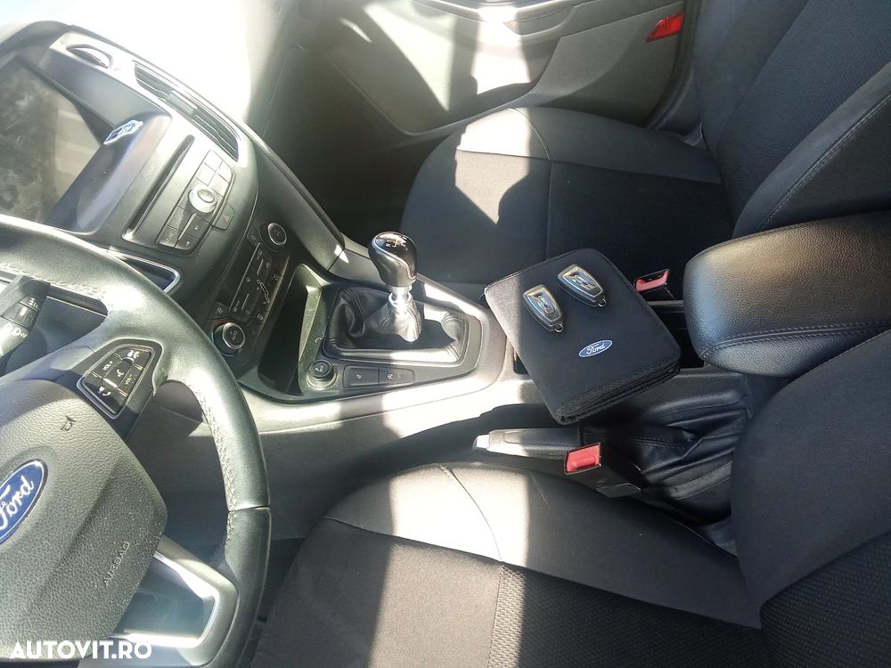 Ford Focus 1.5 TDCi DPF Start-Stopp-System Business - 4