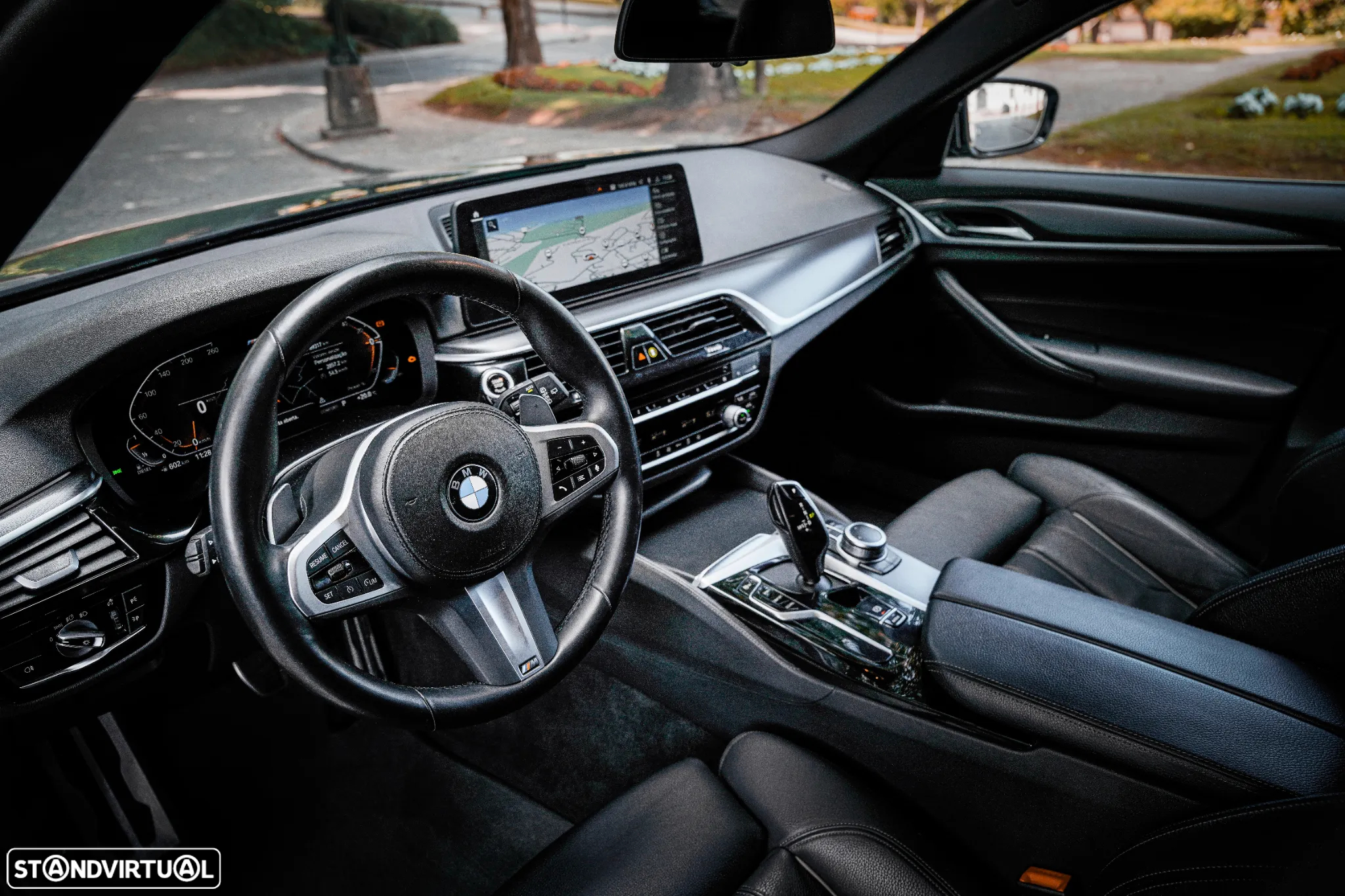 BMW 520 d Pack Desportivo M Auto - 11