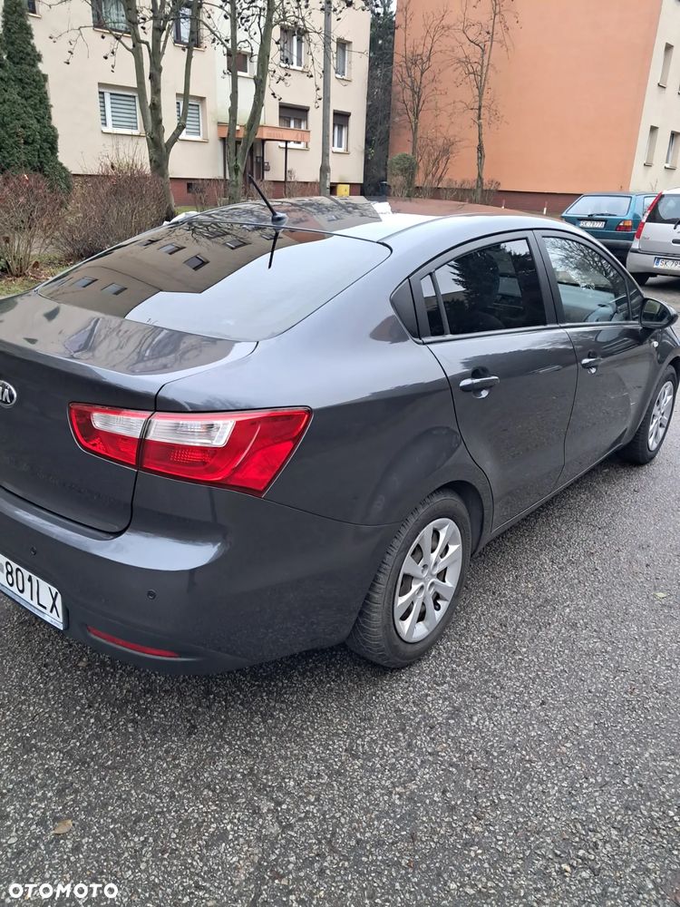 Kia Rio - 3