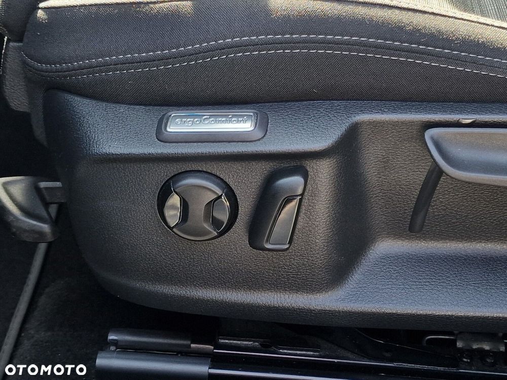 Volkswagen Passat - 20