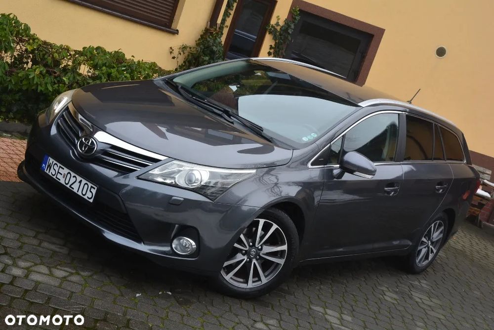 Toyota Avensis Touring Sports 1.8 Business Edition - 1