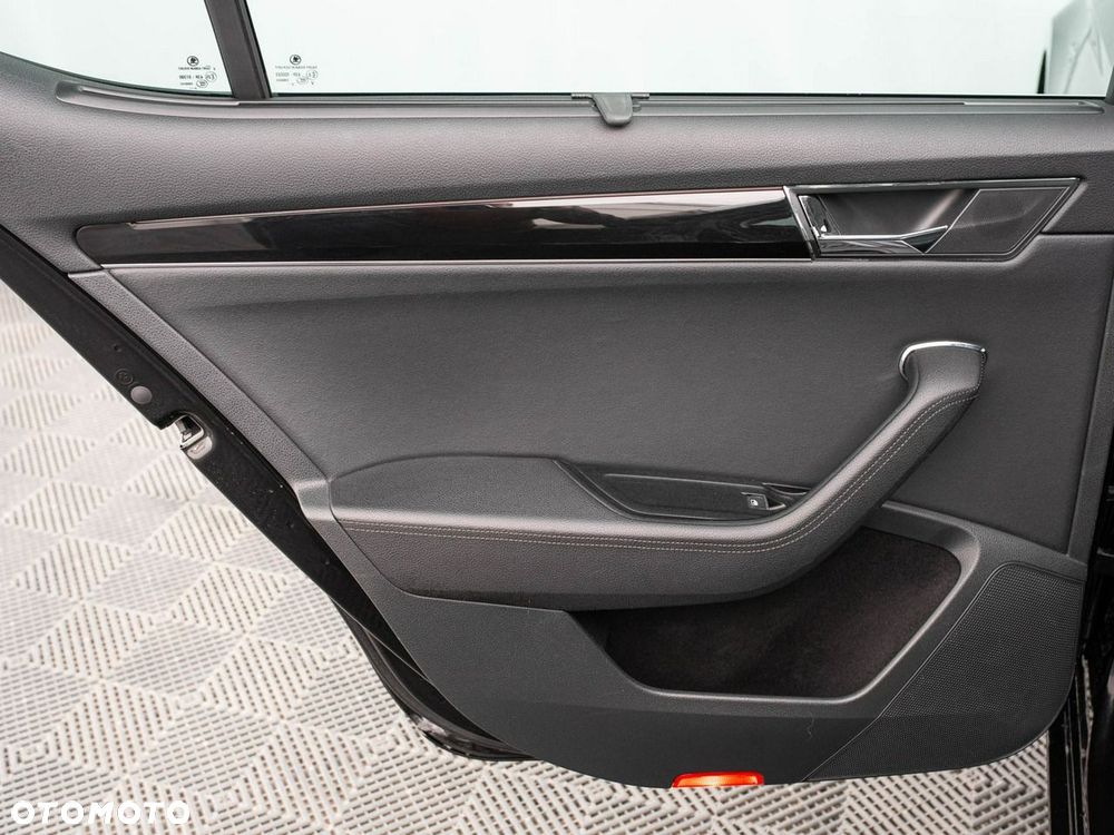 Skoda Superb 2.0 TSI 4x4 DSG L&K - 28