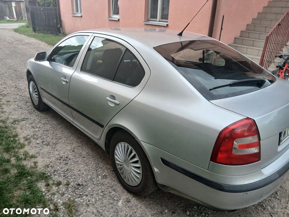 Skoda Octavia 1.6 Ambition - 14