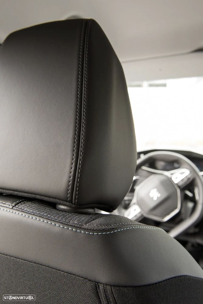 Peugeot 2008 1.2 PureTech Allure Pack EAT8 - 38