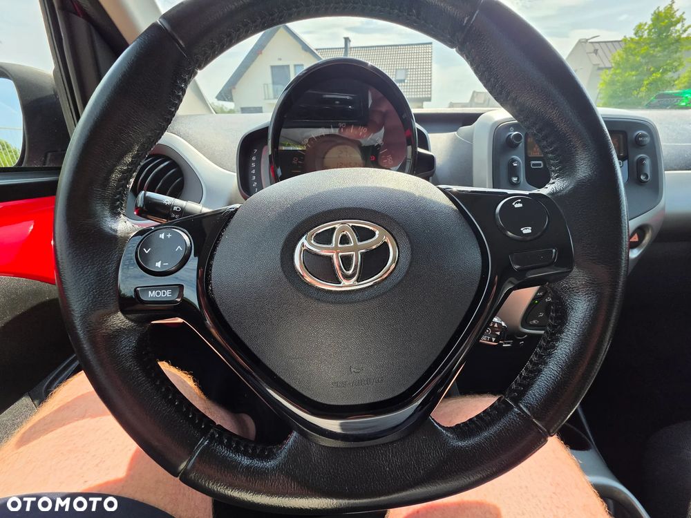 Toyota Aygo x-play touch - 6