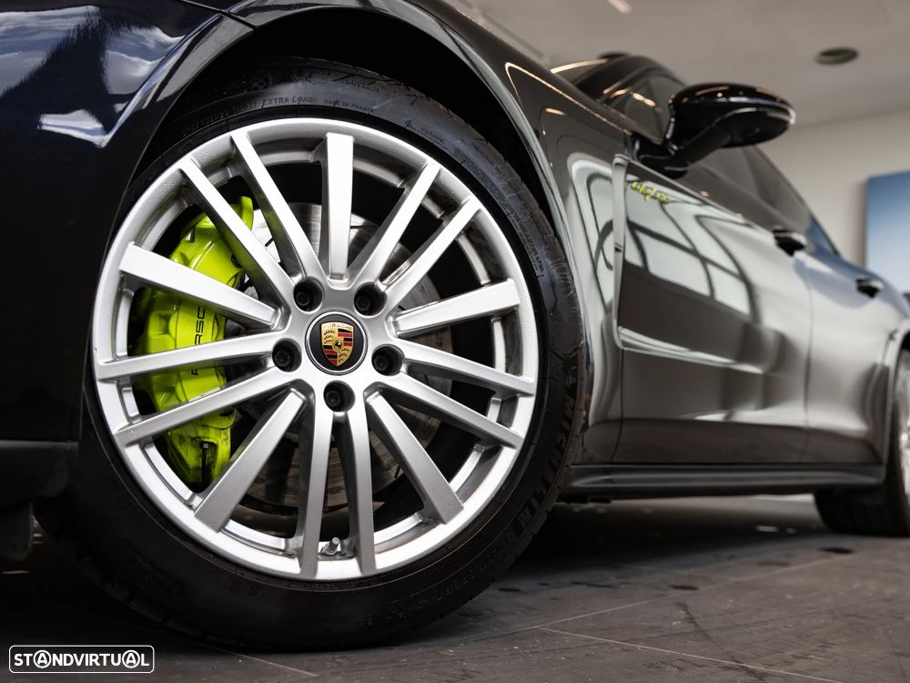 Porsche Panamera 4 E-Hybrid Platinum Edition - 11