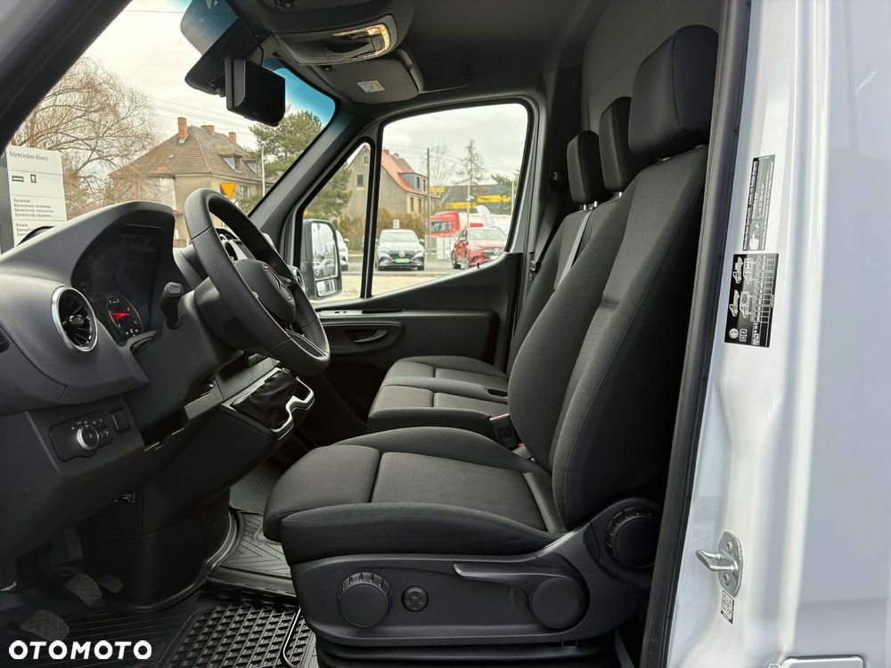 Mercedes-Benz Sprinter - 9