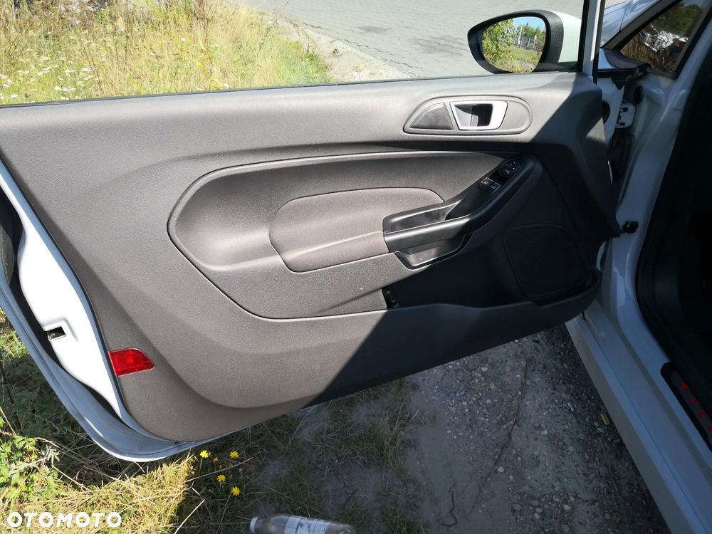 Ford Fiesta - 17