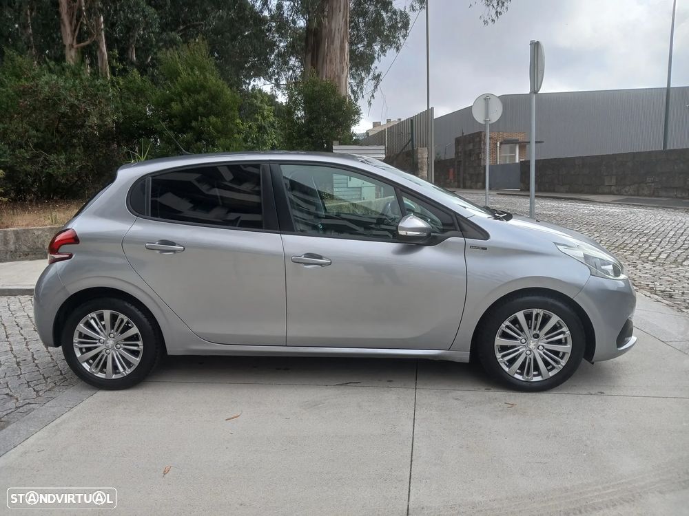 Peugeot 208 1.5 BlueHDi Signature - 8