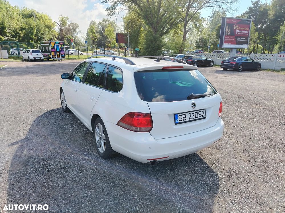 Volkswagen Golf 1.6 TDI DPF MATCH - 8