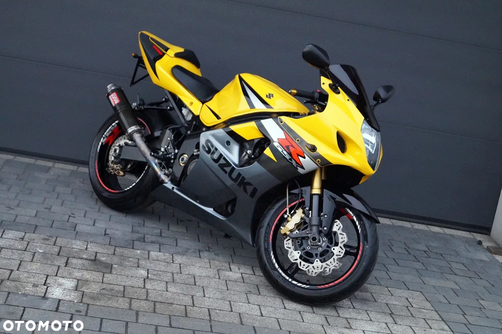 Suzuki GSX-R - 1