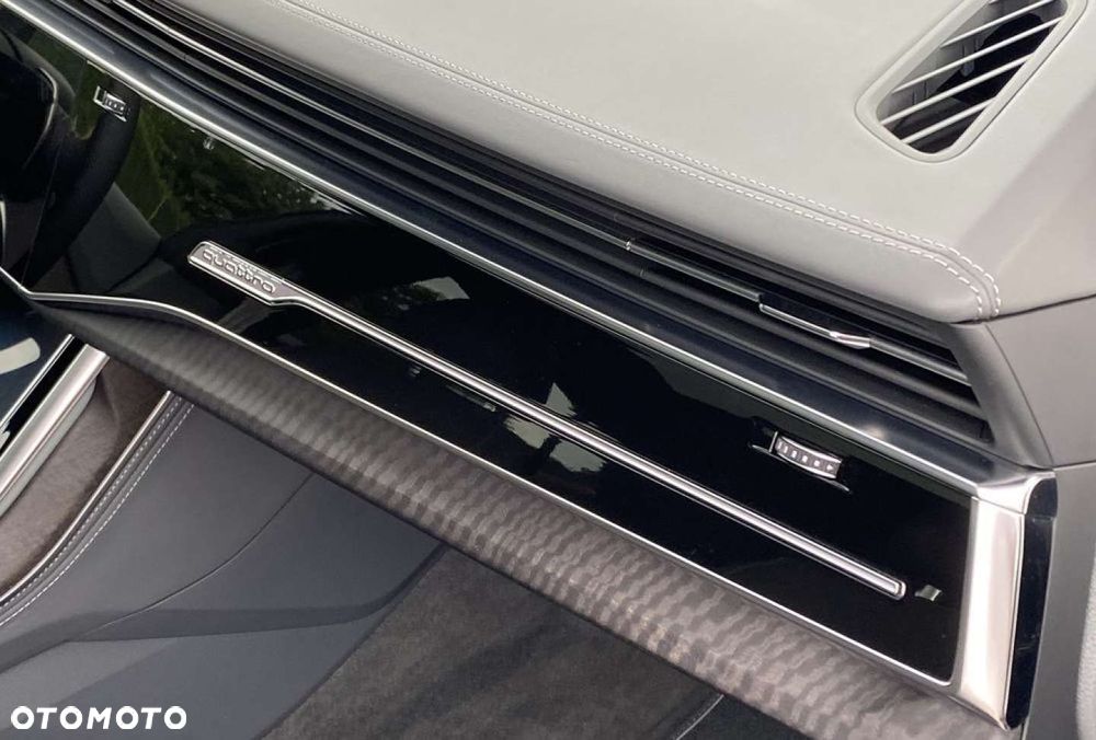 Audi Q8 - 32