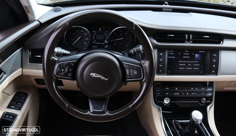 Jaguar XF E-Performance Prestige - 16