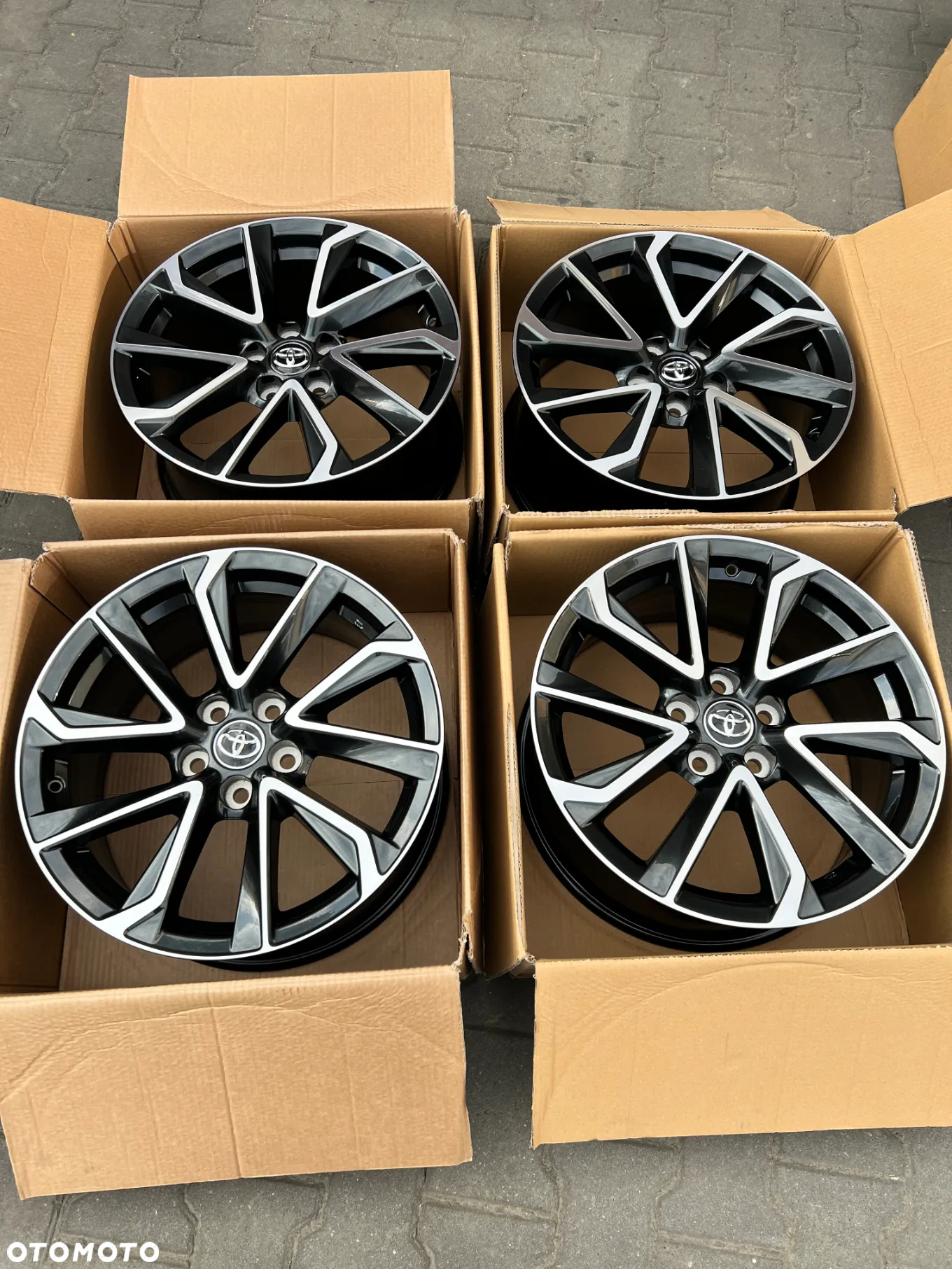 Nowe oryginalne Felgi Toyota Corolla, CHR YAris Cross, Avensis 18'' - 2
